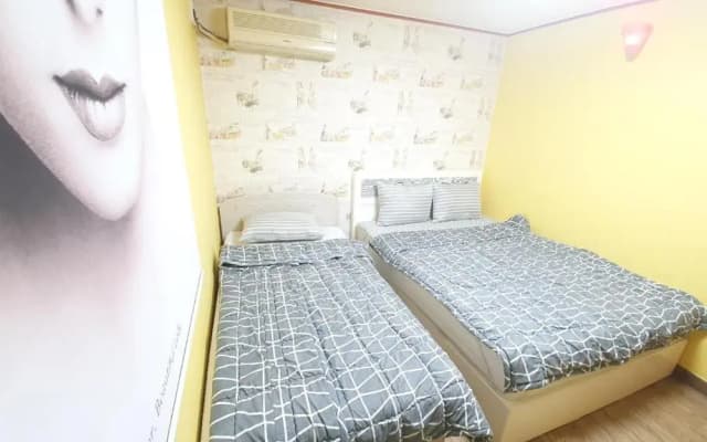 Hipzy Guesthouse - photo 3