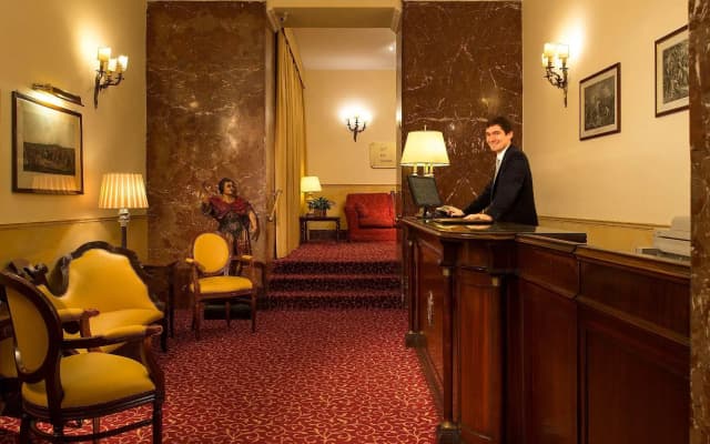 Napoleon Hotel - photo 2