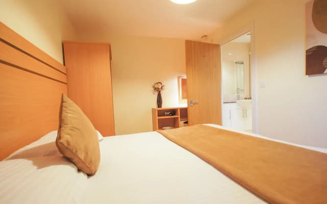 Crompton Court - photo 3