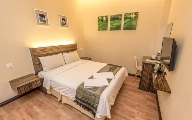 Little Gaya Hotel - photo 3