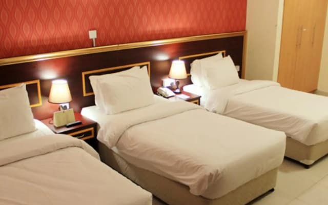 Montreal Naif Hotel - photo 5