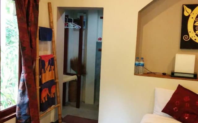 Dolphin Bungalows - photo 3