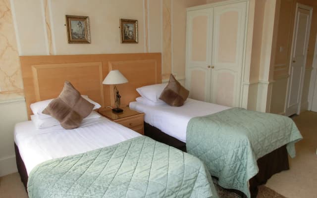 Rushmore Hotel - photo 5