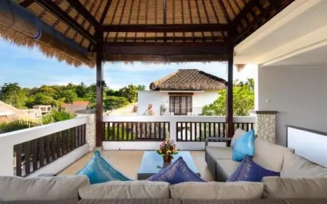 Coconuts Villa Balangan Beach - photo 2