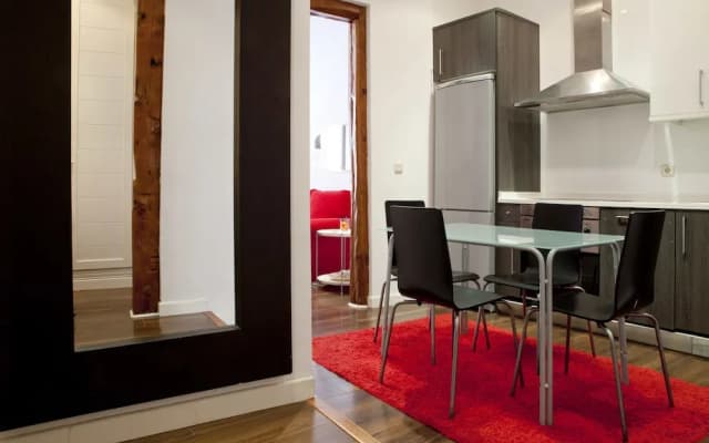 Paseo del Prado Apartment by Allô Housing - photo 5