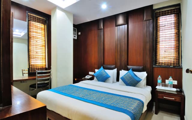 Hotel Gold Star Inn - photo 3