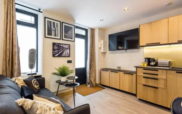 Home Suite Home Panthéon Port-Royal 1BR - photo 4