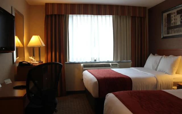 Bellerose Inn - photo 2