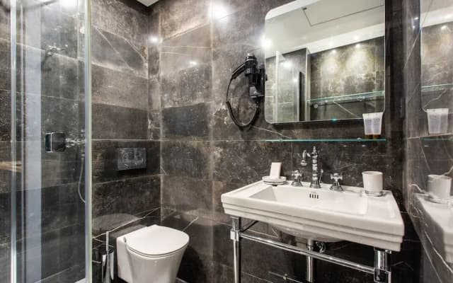 Modern Studio for 4 People - Arc de Triomphe - photo 4