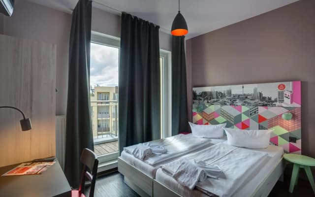 Meininger Berlin Alexanderplatz Hotel  - photo 4