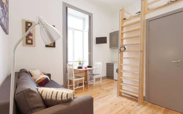 Studio Apartment Located Central Lisbon - photo 3