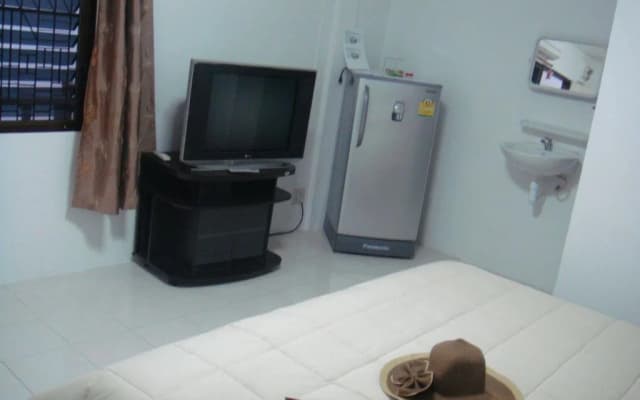 Katun's Guesthouse - photo 3