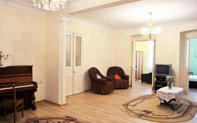 Tea's Apt Near Opera - photo 2