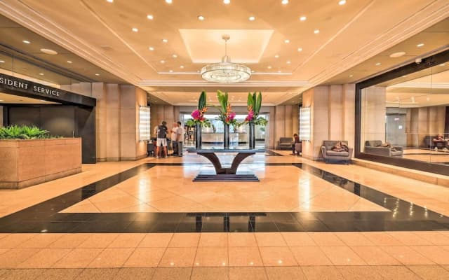 Waterfront High-Rise Condo - Miami Beach 5 Mi - photo 2