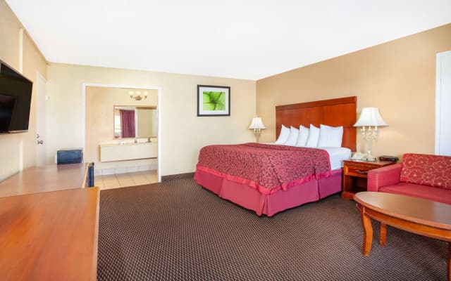 Days Inn by Wyndham Orlando Downtown - photo 5