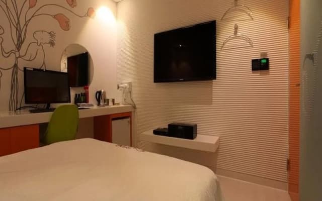 Crossing Hotel - photo 4