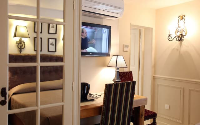 Hôtel Saint-Louis Marais - photo 2