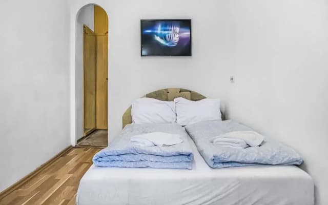 Affordable 2BR Apt Near Danube - photo 5