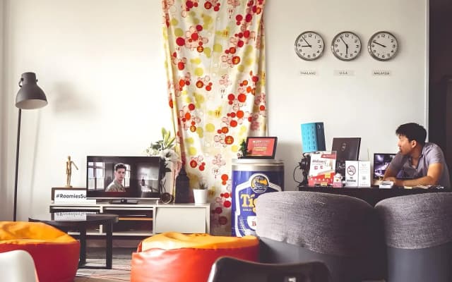 Roomies Suites - photo 2
