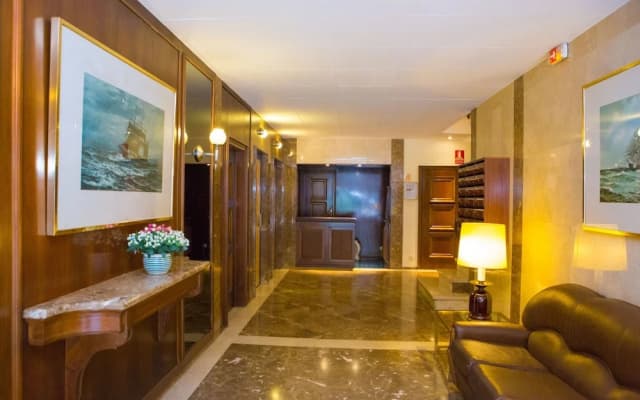 Apartment With Large And Private Terrace - photo 2
