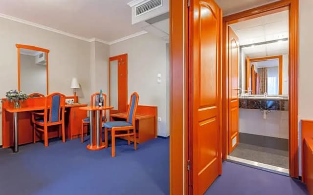 Szonyi Garden Hotel Pest - photo 3