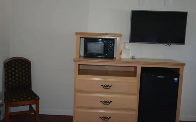 Welcome Inn on Colorado Blvd - photo 2