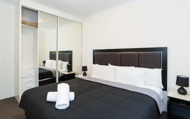 Eastwood Furnished Apartments - photo 3