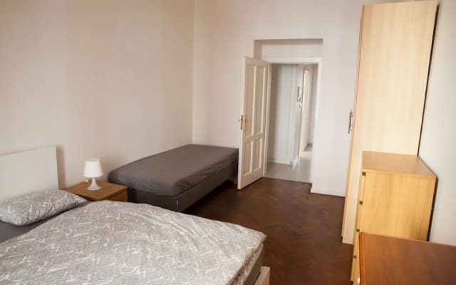 Spacious 2 Bedroom Apartment With Nice Terrace - photo 2