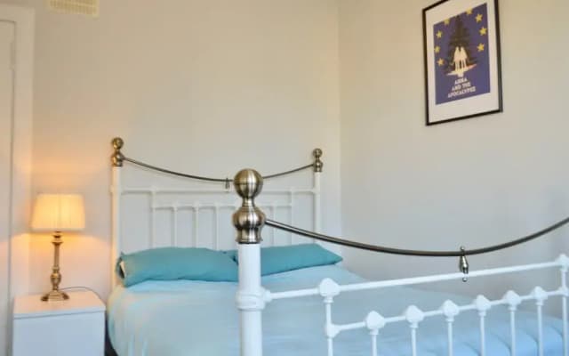 Modern 1 Bedroom Flat - photo 3