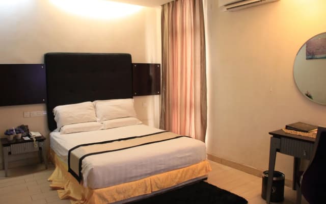 Shervinton Executive Boutique Hotel - photo 4