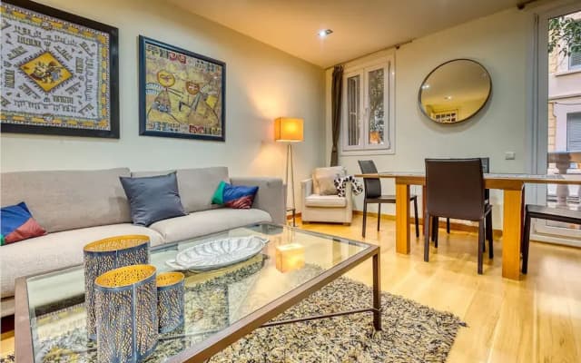 Luxury Apartment near Diagonal - photo 3