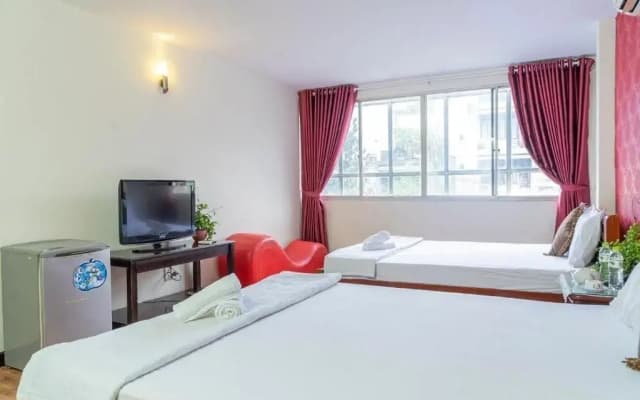 Long Son Hotel - photo 5