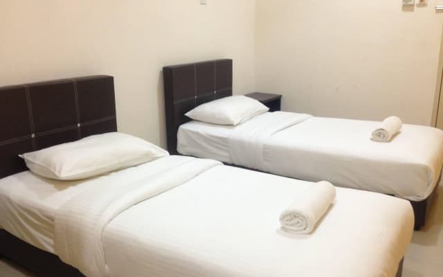 Hanis Villa Hotel - photo 2