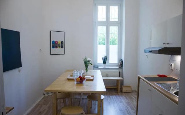Central , 3 Rooms in Frankfurter Tor - photo 3
