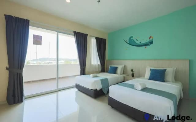 AnyLodge Waterfront Marina Island Pangkor - photo 2
