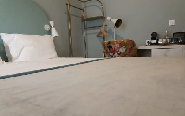 LR Guest House - photo 3