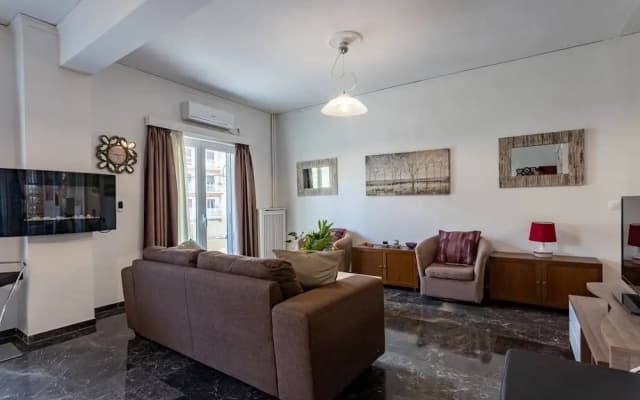 Good Location Comfy 3bdr 125sqm - photo 2