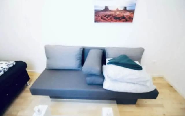 Charming 3BR Apt Close to Augarten Park - photo 3