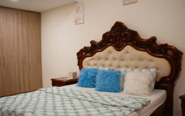 315 furnished 1BR apartments - photo 2