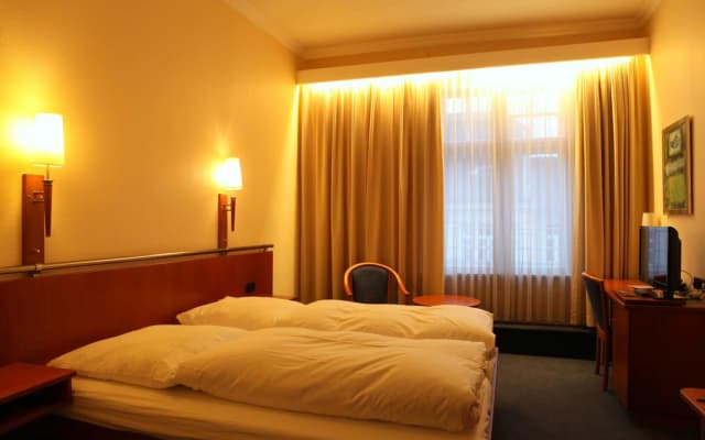 Kurfürst am Kurfürstendamm - photo 2
