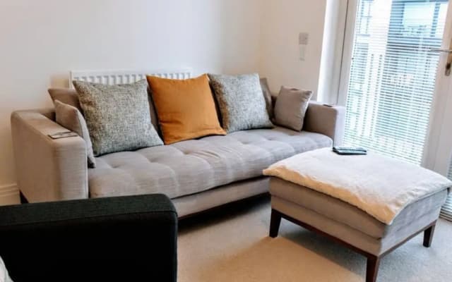 1 Bedroom Apartment With Free Parking Sleeps 2 in City Centre - photo 4