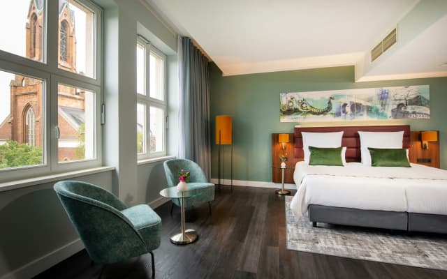 Leonardo Royal Hotel Berlin Alexanderplatz - photo 4