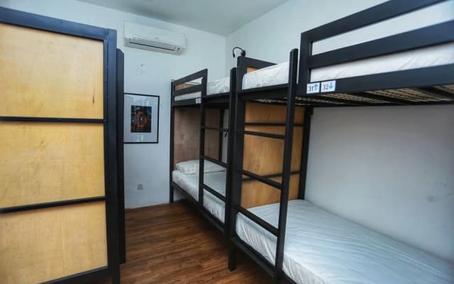 The Bedpackers Hostel - photo 2