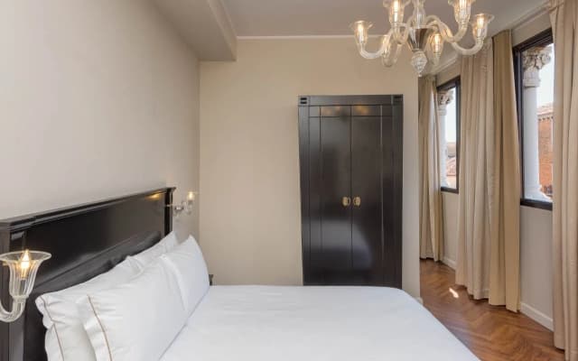IH Hotels Venezia Salute Palace Hotel - photo 4