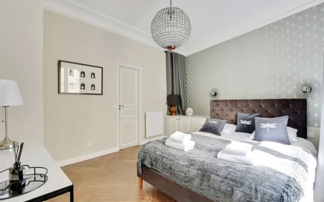 Charming Apartment - 1br/4p - Place Victor Hugo - photo 3