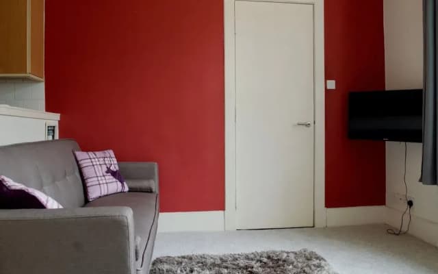 Royal Mile 2 Bedroom Flat - photo 5