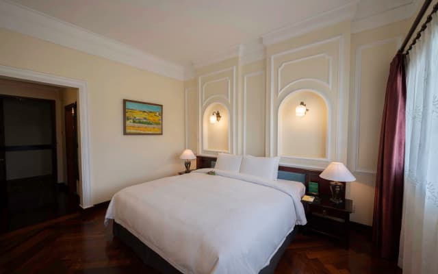 Hotel Majestic Saigon - photo 4
