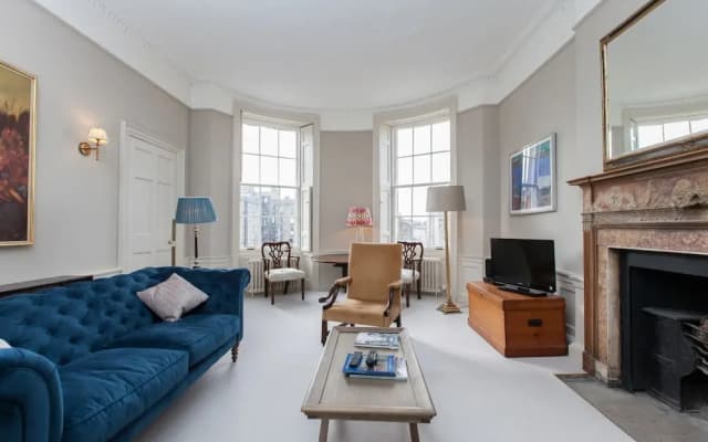 Central, Spacious 3BR Edinburgh Flat For 6 - photo 2