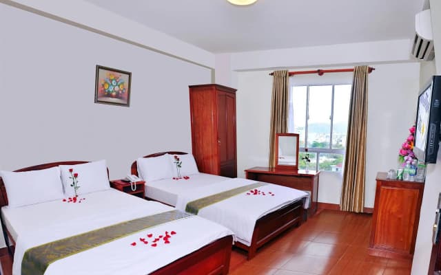 Hoang Tung Hotel - photo 2
