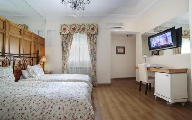 Hostal Adria Santa Ana - photo 2